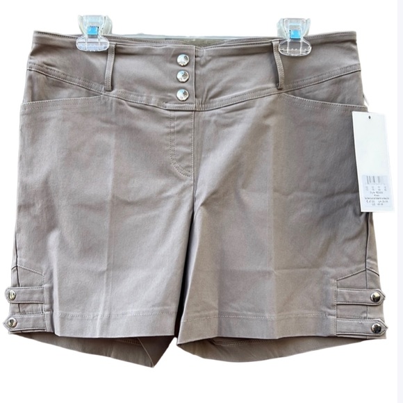NWT Rekucci Khaki Shorts Decorative Silver Buttons Size 12 - Picture 3 of 14